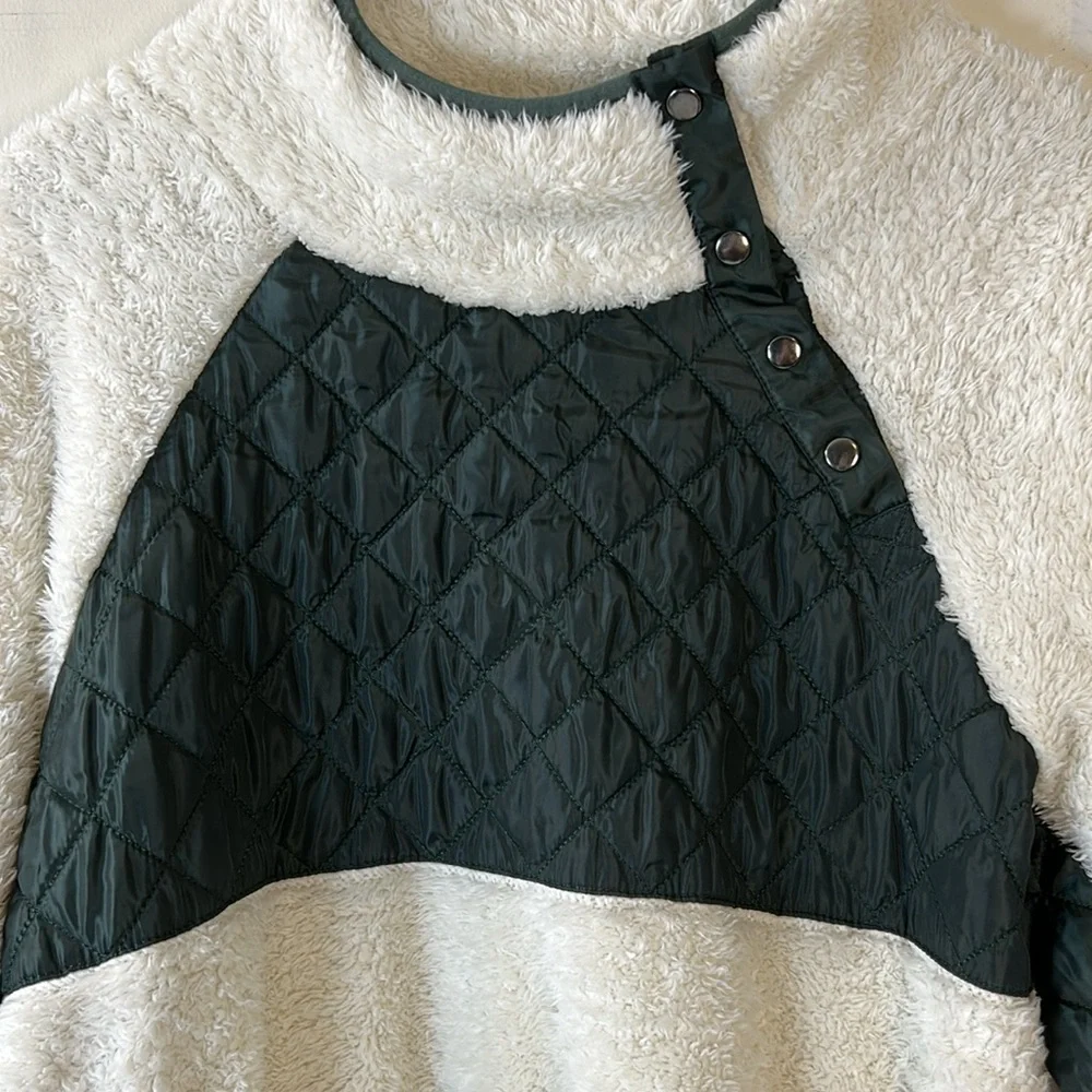 Simply Southern‎ Women’s White & Green Pullover Sherpa Size XL
